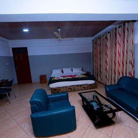 Pemicsa Hotel Accra Spintex Exteriör bild