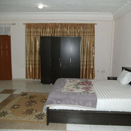 Pemicsa Hotel Accra Spintex Rum bild