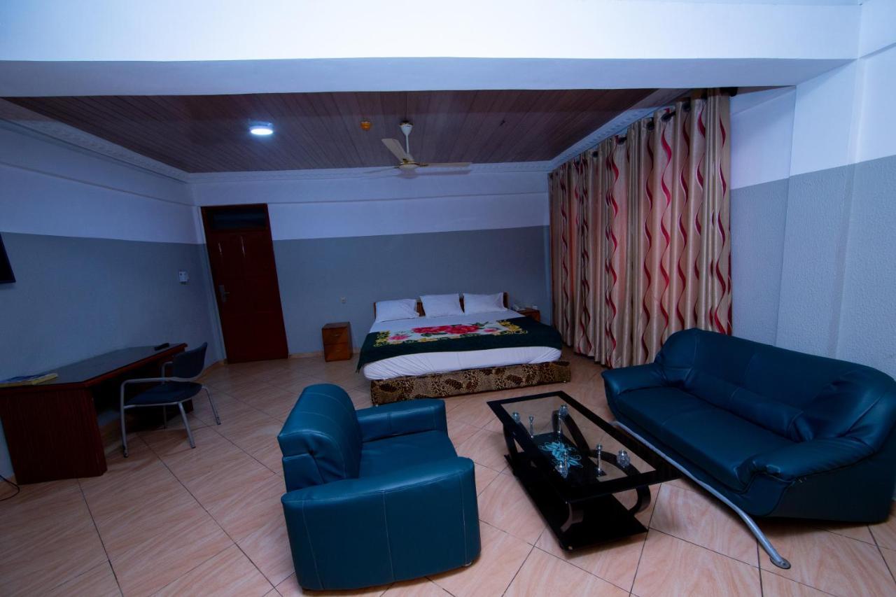 Pemicsa Hotel Accra Spintex Exteriör bild