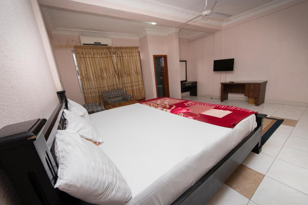 Pemicsa Hotel Accra Spintex Exteriör bild