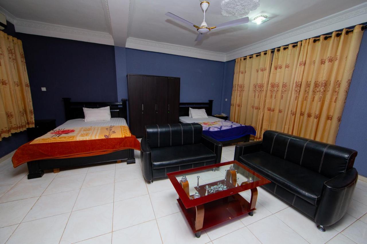 Pemicsa Hotel Accra Spintex Exteriör bild
