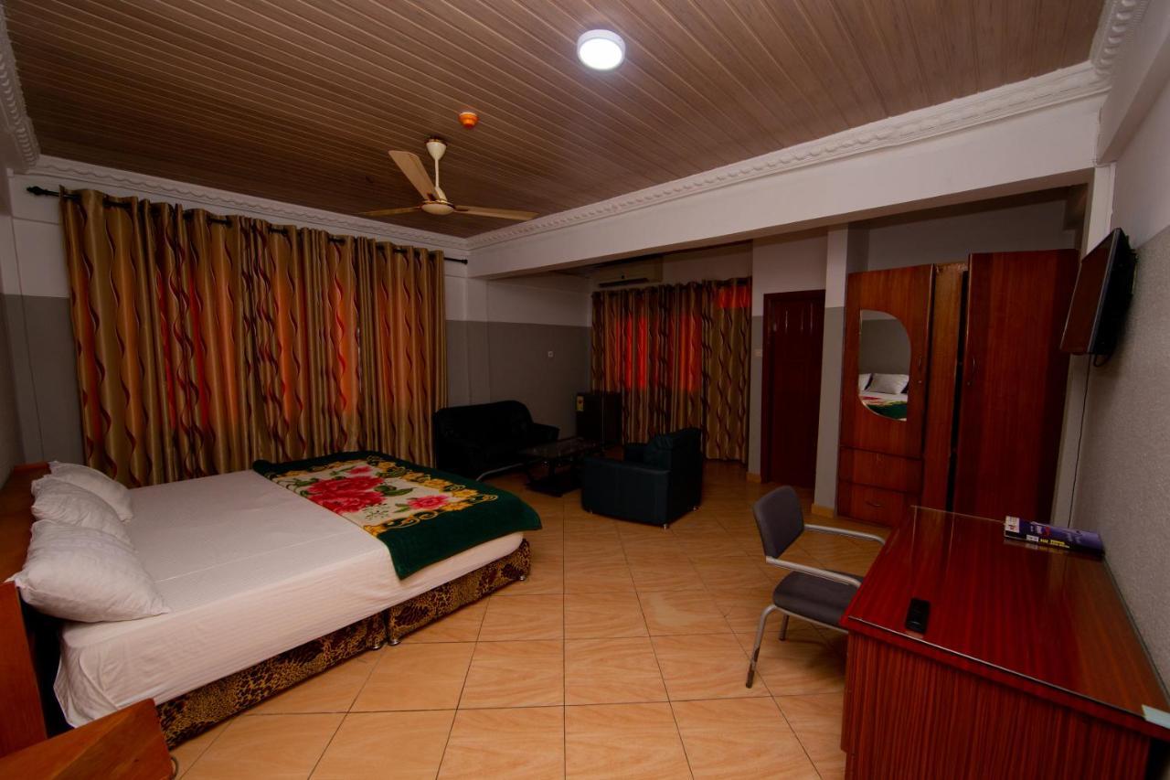 Pemicsa Hotel Accra Spintex Exteriör bild