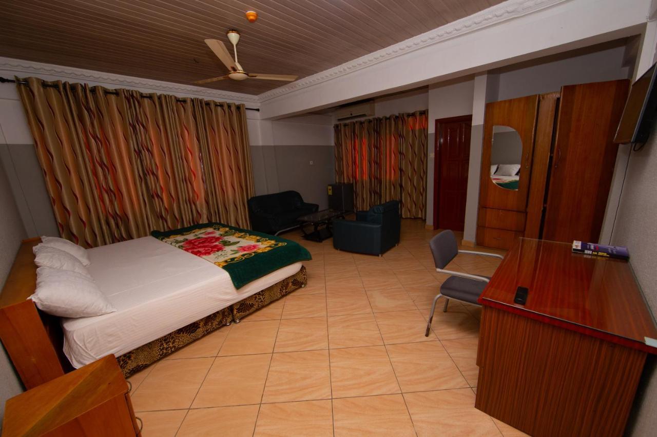 Pemicsa Hotel Accra Spintex Exteriör bild