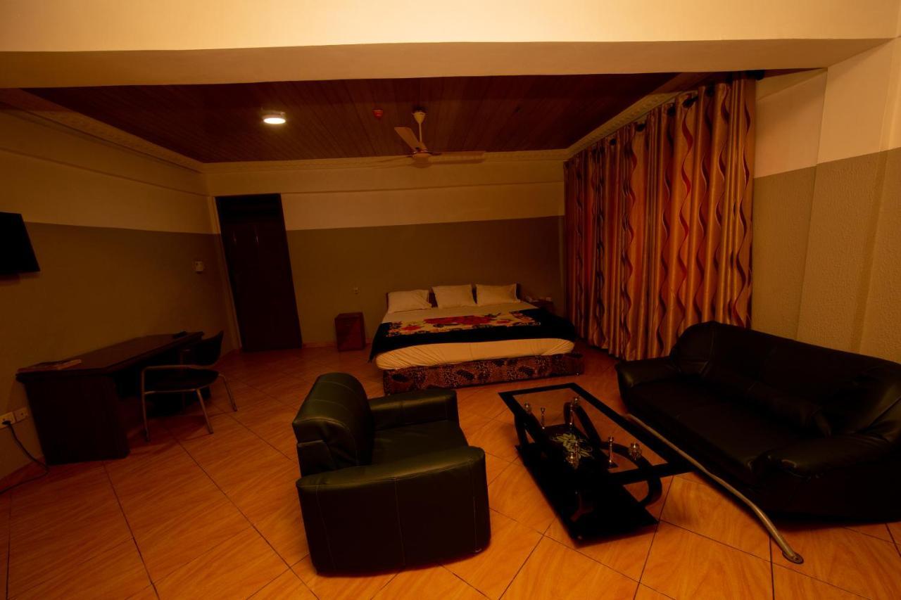 Pemicsa Hotel Accra Spintex Exteriör bild