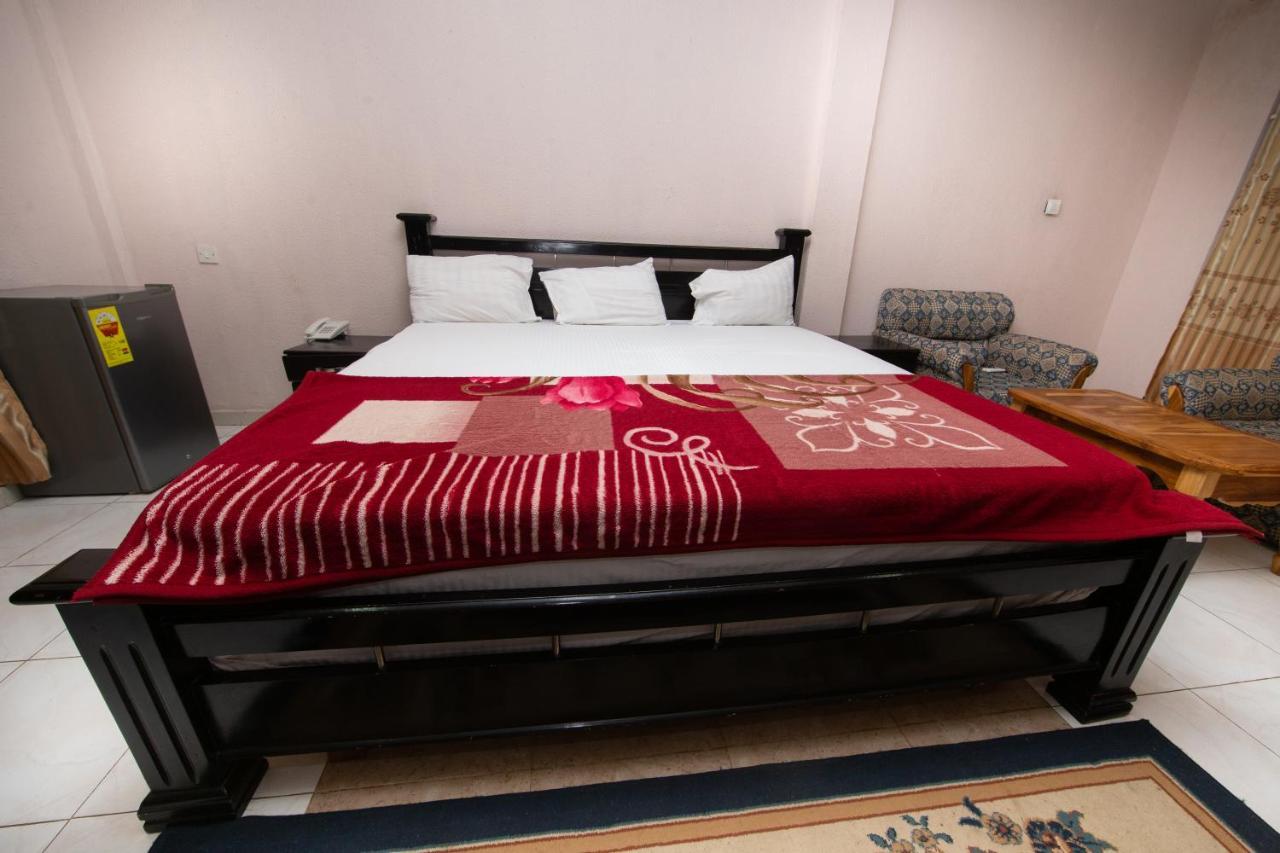 Pemicsa Hotel Accra Spintex Exteriör bild