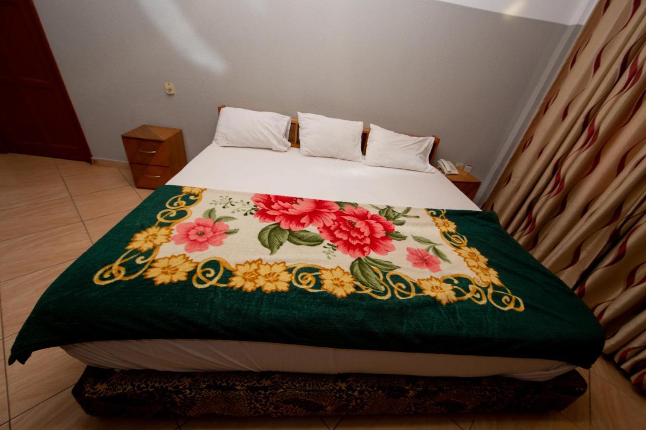 Pemicsa Hotel Accra Spintex Exteriör bild