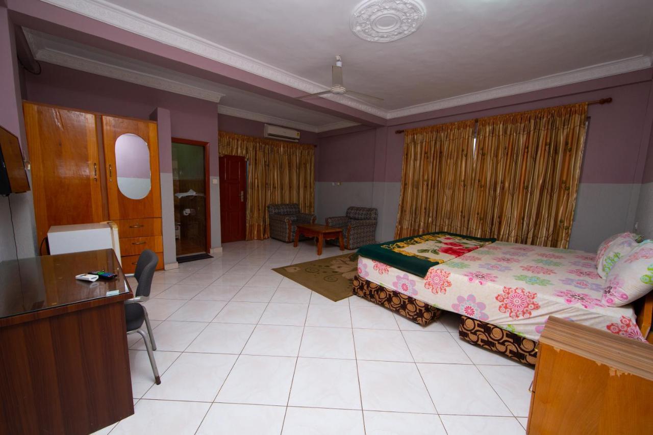 Pemicsa Hotel Accra Spintex Exteriör bild