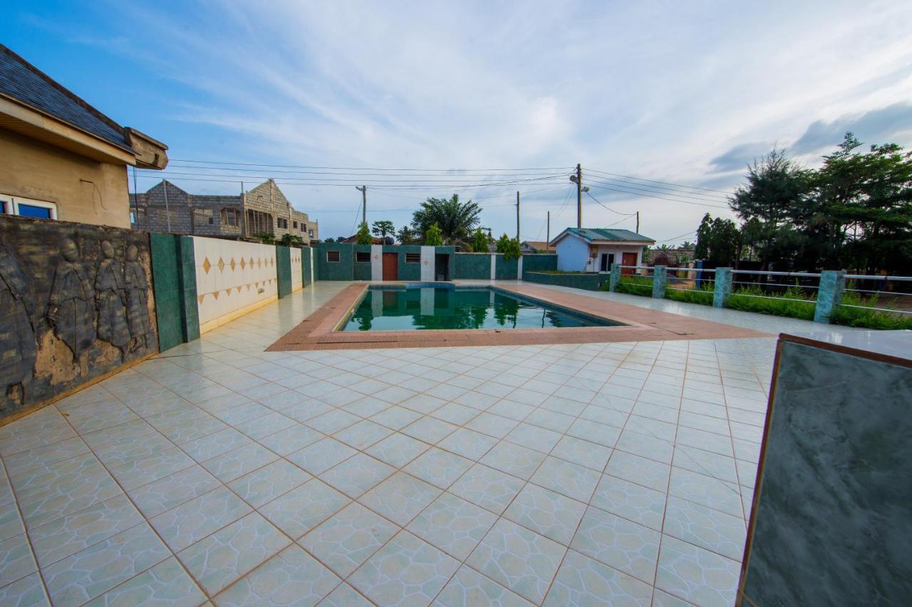 Pemicsa Hotel Accra Spintex Exteriör bild