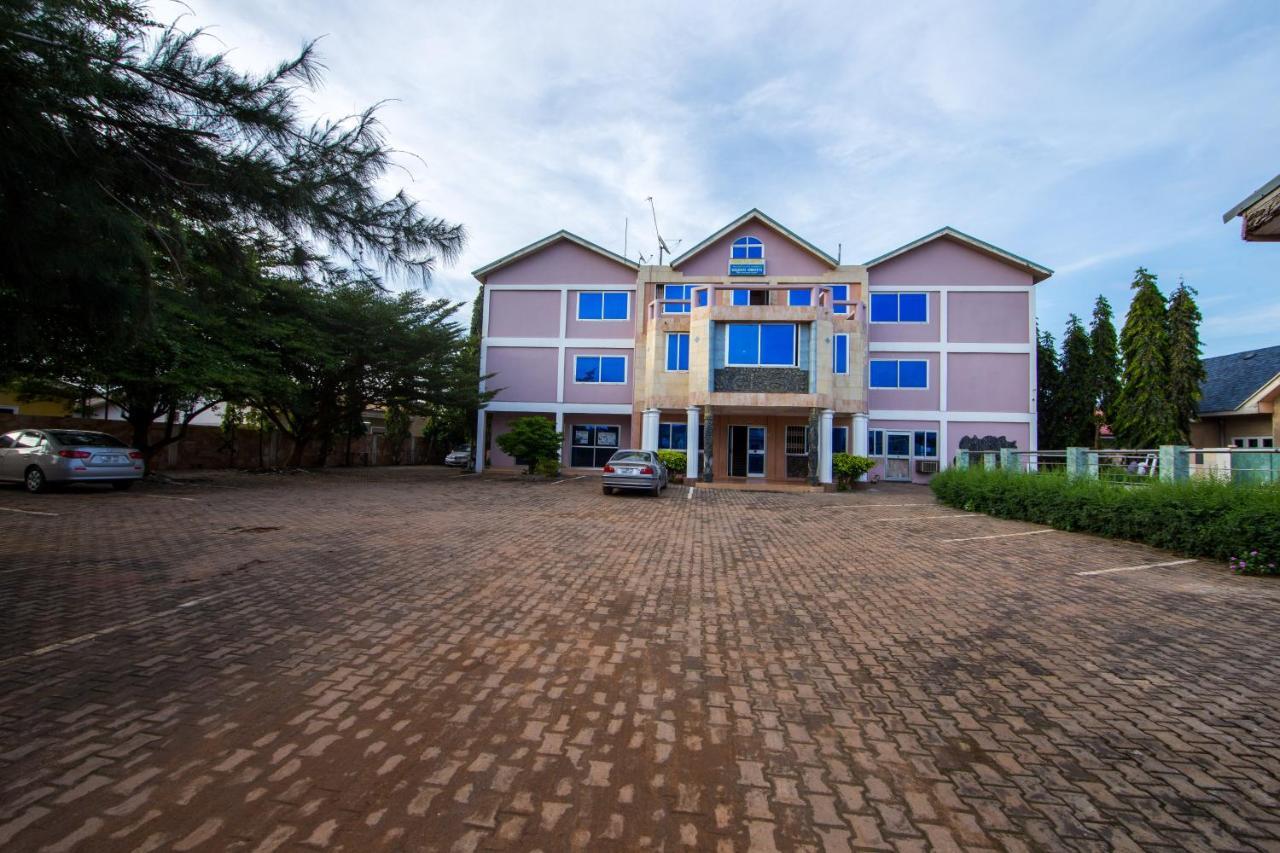 Pemicsa Hotel Accra Spintex Exteriör bild