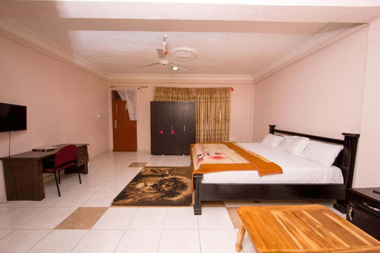 Pemicsa Hotel Accra Spintex Exteriör bild