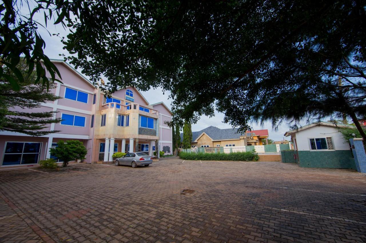 Pemicsa Hotel Accra Spintex Exteriör bild